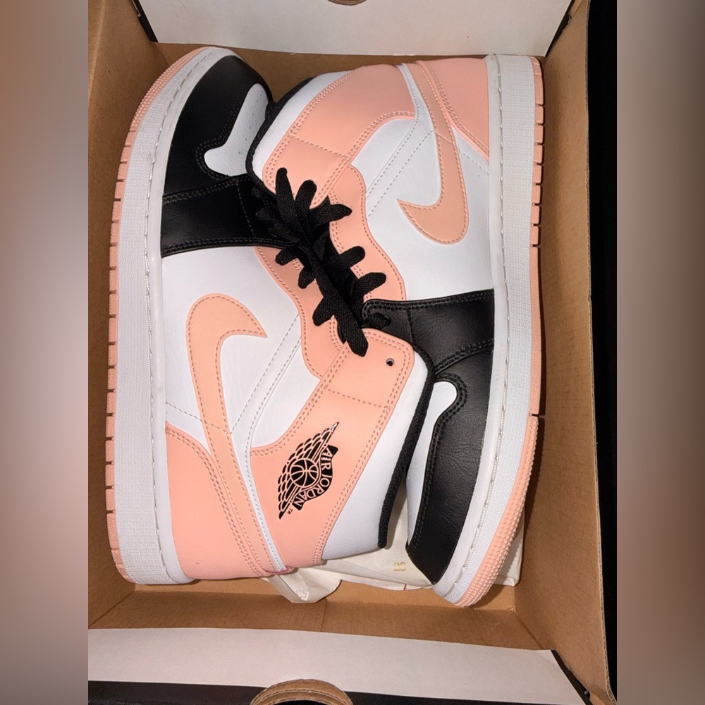 Air Jordan 1 Mid